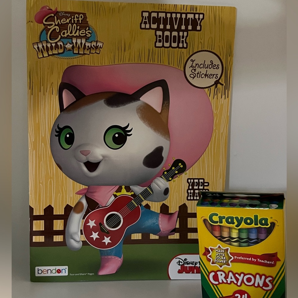 NEW- Coloring Book + 24 Crayolas Crayons - Picture 11 of 15